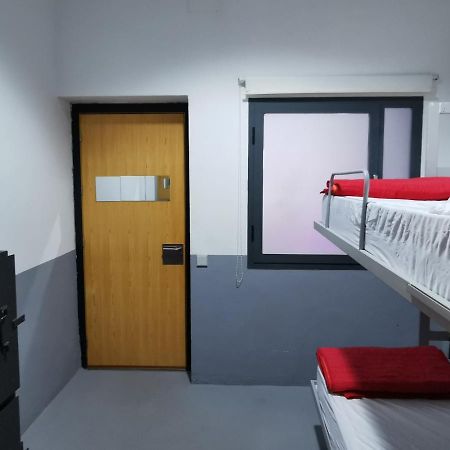 Traveller Box Hostel Sevilla Exteriör bild