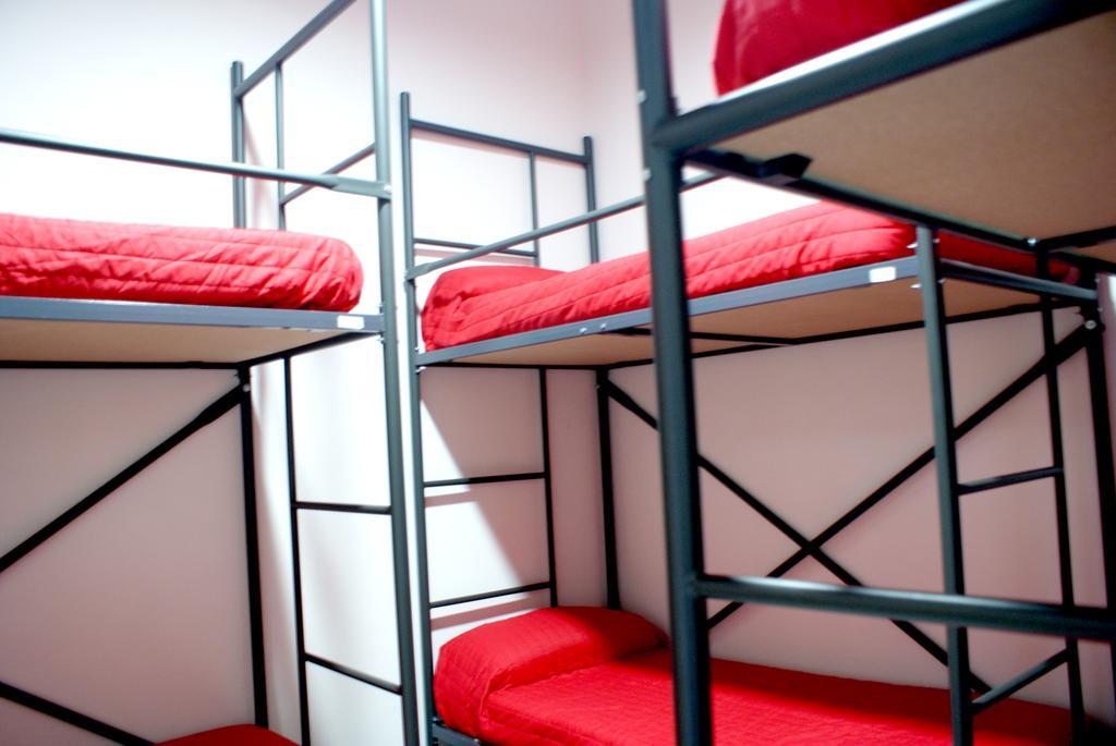 Traveller Box Hostel Sevilla Rum bild