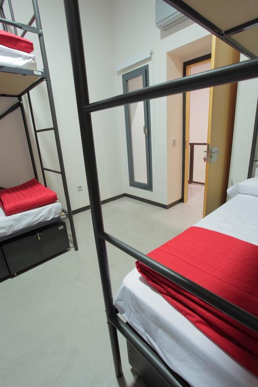 Traveller Box Hostel Sevilla Exteriör bild