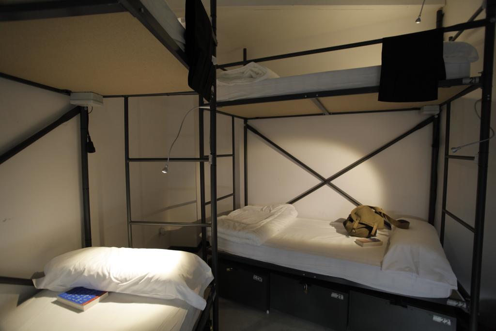Traveller Box Hostel Sevilla Rum bild